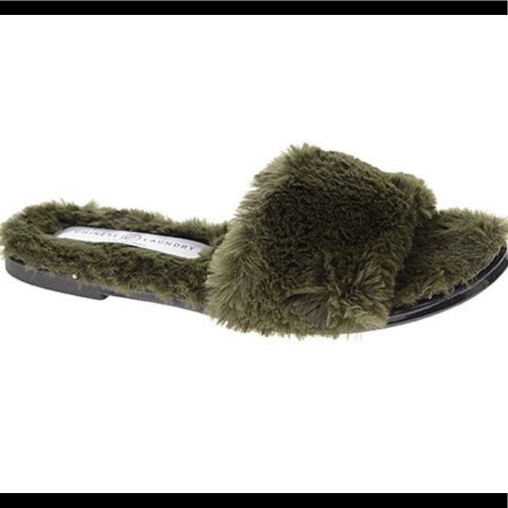 NIB-Chinese Laundry Faux-Fur Plush Slide Sandals